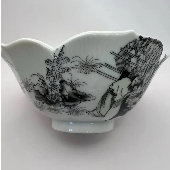 Vintage YT Hong Kong Porcelain Bowl Scalloped Black & White Decorative Dish - Picture 5 of 9